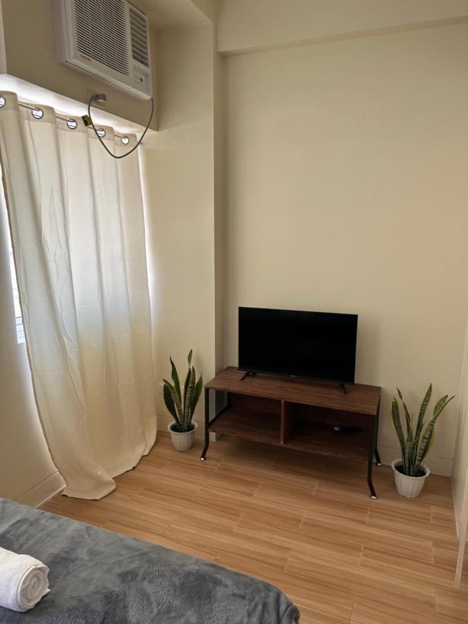 Aparthotel Neat Unit In Holland Park Southwoods Binan Exterior foto